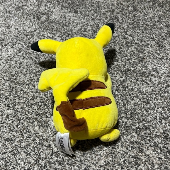 Pikachu Winking Plush - Pokémon - 10” Stuffed Toy-2021 - Picture 2 of 6